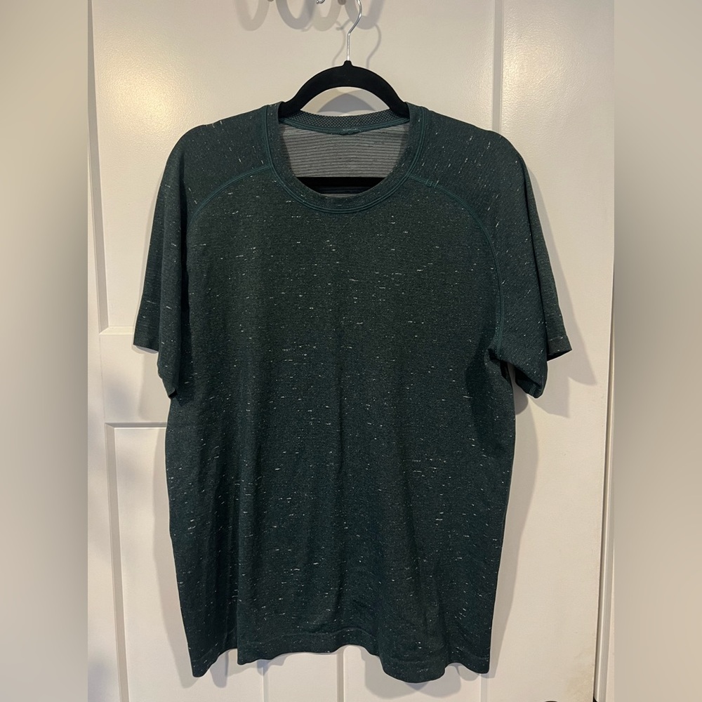 Lululemon || Men’s Workout Tee - XL